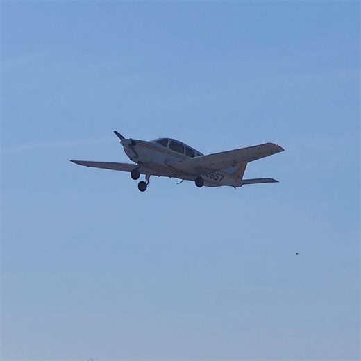 Piper Cherokee archer II (N38657) departing KGAI #pipercherokee #piperaircraft #planesspotting