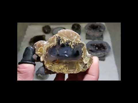 How to polish a Geode/Thunderegg- Vibra-lap tutorial method