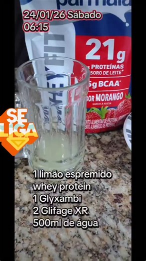 Rogério Vieira da Silva on Instagram: "☀️ Café da manhã de sábado do jeitinho que dá certo pra mim! Diabético tipo 2 há 20 anos e aprendendo que não é sobre proibir, é sobre saber fazer 💙💪 👉 1º: 💧🍋 500ml de água com limão + meus remédios (2x Glifage XR 500mg + 1x Glyxambi) 👉 2º: 🥤🍓 Whey protein pra garantir a proteína e segurar a glicemia 👉 3º: 🥐 Croissant SIM, sem culpa e sem peso na consciência 😍 Sequência, equilíbrio e constância fazem toda a diferença! Dá pra cuidar da saúde e ain