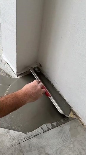 Boden nivellieren / Boden ausgleichen spachteln/ Boden schleifen / Parkett /Estrich gießen verteilen