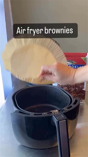 Air fryer brownies. Can you make brownies in an air fryer? Yes. Should you? Maybe if you don’t have an oven. No big time savings, they still took 30 minutes. I poured the brownie batter directly into an air fryer liner without using a pan. The liner covered the bottom and went about an inch up the sides. Ghirardelli brownies are still the best around, and if you want to change my mind you need to bring me a brownie to compare 😆 I used peanut butter buttercream and iced them still warm because w