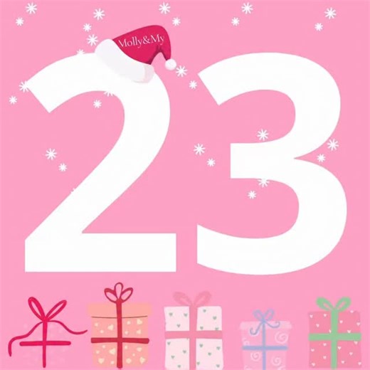 23. december – Julemagi hos Molly&My ✨ 💓❤️🤶🏻 Velkommen til Molly&My’s JULEKALENDER 🤶🏻❤️💓 Hele december forkæler vi jer med både små og store magiske glæder ✨🎄 🎁 GIVEAWAY – Neo Noir ✨ Vind en Benuta strik fra Neo Noir i en valgfri farve 🤍🧶 Perfekt blød, stilren og helt ideel til vinterens hyggelige looks ✨❄️ Sådan deltager du: ❤️ Like dette opslag 🎉 Skriv i kommentarfeltet, hvilken farve du kunne tænke dig ✨💬 👉 Vælg mellem: Rød, grå, beige, sort, navy, lysegrøn, lyseblå, lysegrå elle