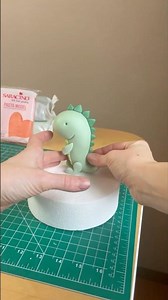 Cute and Easy Fondant Dinosaur
