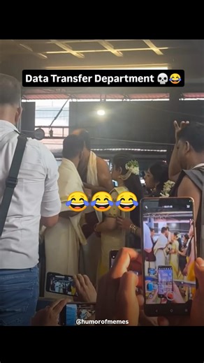 Spy In Indian Wedding 💀😂 #memezenon #dailymemes #trynottolaugh #viralmemes #weddingphotography
