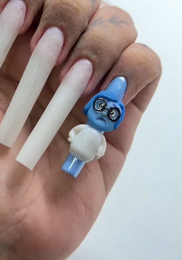 Ideias de unhas em gel decoradas rosa — modelos e inspiração