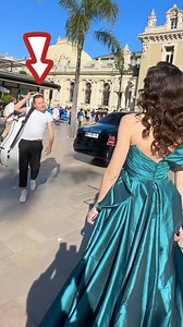 790K views · 36K reactions | Wait for it ✨️ I was walking down the street in Monaco when I suddenly saw a wonderful opera singer. We spontaneously performed the song "La Vie En Rose" by Édith Piaf on the street. It was wonderful ♥️ @Victori_Official | Jodok Cello | Facebook