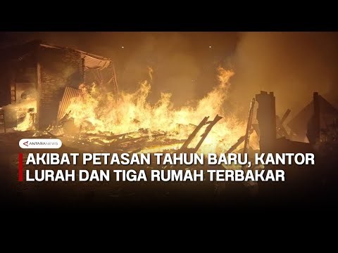 Atap kantor lurah dan tiga rumah di Jakarta Utara terbakar gara-gara petasan malam tahun baru
