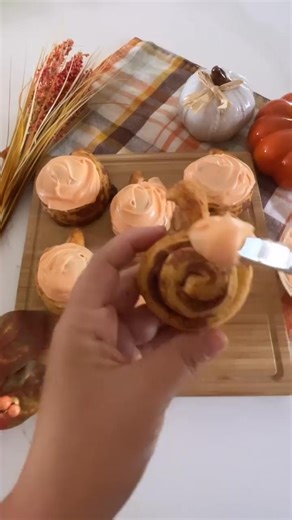 14K views · 51 reactions |  What could be better than hot, gooey homemade cinnamon rolls straight from the oven?! These easy pumpkin shaped cinnamon buns are SO fun to make for pumpkin season! ✨ Let me show you exactly how to create these beauties - tap the link! https://homemadeheather.com/easy-pumpkin-cinnamon-roll-recipe/ | Homemade Heather | Facebook