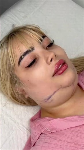 How to hide a double chin with makeup