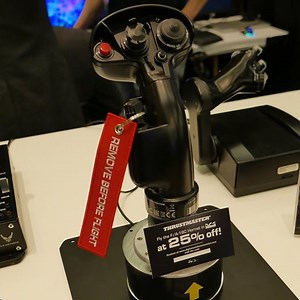 【情報】F/A-18C Hornet™ HOTAS Add-On Grip: Thrustmaster® locks on 正式推出預購中！ - 巴哈姆特