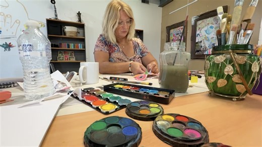 New pilot program offers creative outlet for locals struggling with their mental health - NBN News