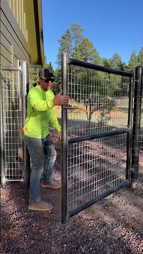 Two way lockable gate latch