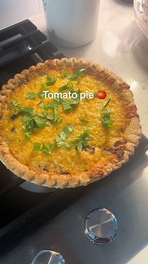 Delicious Homemade Tomato Pie Recipe