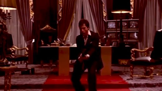 #Aliens vs #scarface | Sigourney Weaver Fanspage