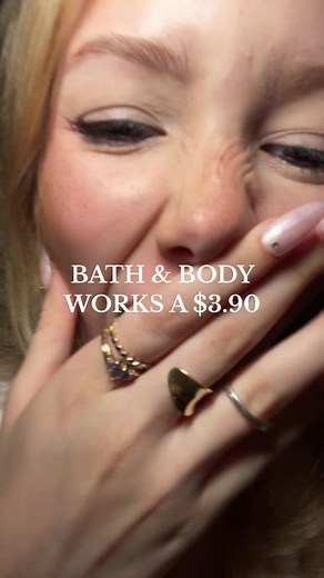 Girl Solves Math Problem on Sugar at Bath & Body Works