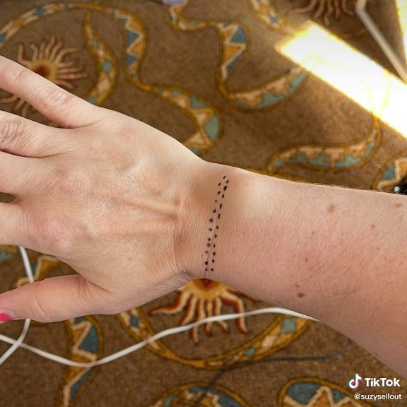 How to Shorten Sleeves on a Hoodie