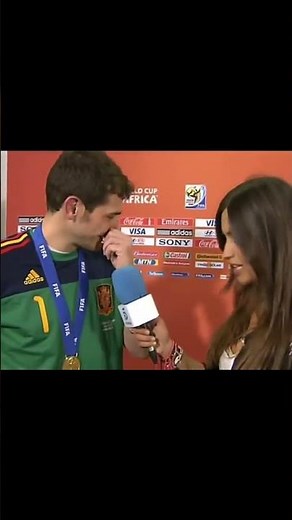 The moment of the interview between Iker Casillas and Sara Carbonero after the World Cup… Pure hi...