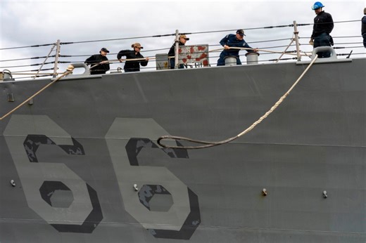 USS Gonzalez deploys amid rising tensions with Iran