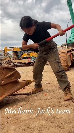 Excavator Bucket Tooth Installation