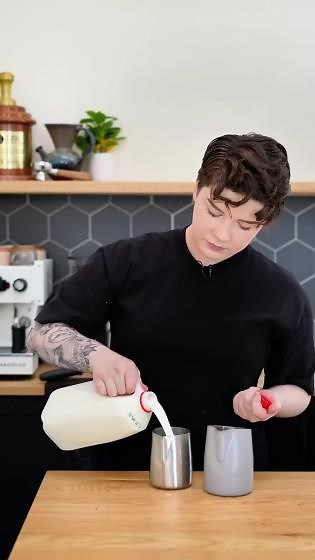How to make the perfect cat latte art