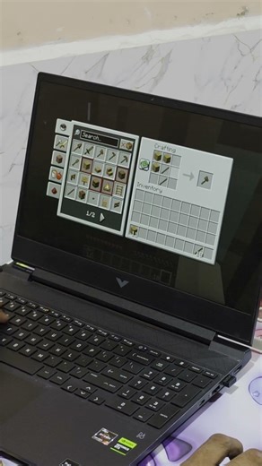 Playing Minecraft on my Laptop #minecraft #shorts