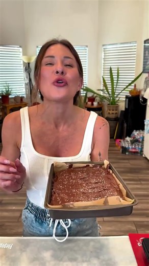 3 ingredient treat 😍 I make the easiest and most delicious chocolate fudge with only 3 ingredients. 🎬 This video was produced by Network Media and Kailee’s Kitchen | Rick Lax
