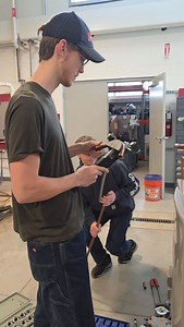 Today we went behind the scenes with one of our first-year HVACR cohorts! ❄️🔥 Students are currently working hands-on with domestic refrigeration trainers (circuitry and the refrigeration cycle) and residential split systems, including heating and AC installation, natural gas and PVC piping, and electrical circuitry. What makes this even more impressive? Less than a year ago, many of these students had never touched these systems. Now they can install, maintain, and work on them with confidence