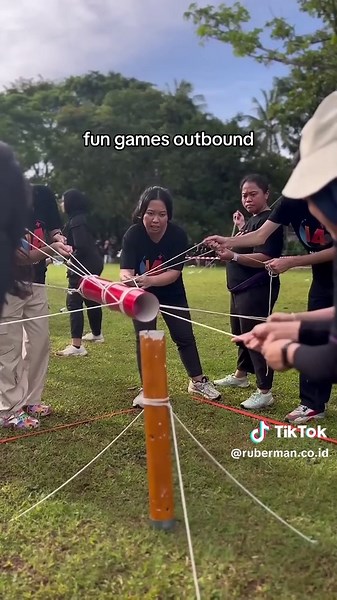 Serunya Sabar Sabar Kakinya Berada di Luar Garis