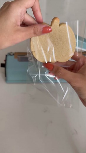 DIY cookie kits are always fun for any holiday! #asmr #asmrsounds #cookiekit #diycookiekit #halloween #halloweenbaking #cookies #cookiedecorating #decoratedcookies