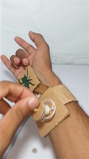 SPIDERMAN WEB-SHOOTER WITH STRING!