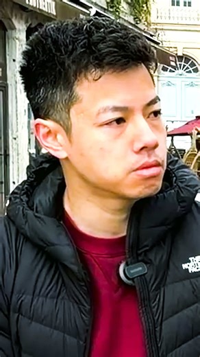 🔴 Arthur Del Piccolo, pareja de Narumi Kurosaki al momento de su desaparición, conversó con Roberto Cox previo al juicio de Nicolás Zepeda de este 26 de marzo donde se le declaró culpable del asesinato de la joven. Recordando con pesar sus últimas interacciones con la víctima, Del Piccolo reveló al periodista de #CHVNoticias su arrepentimiento tras ir a ver a Narumi a la residencia universitaria y no ingresar a su habitación. 🗣️ “Habría cambiado muchas cosas. El 5 a la noche no insistí para en