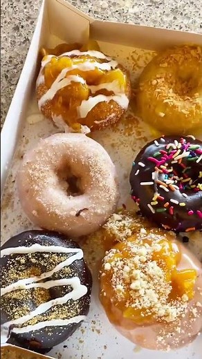 Best Summer Donuts in Woodbury 🍩 | Try the New Peach Donuts at Duck Donuts!