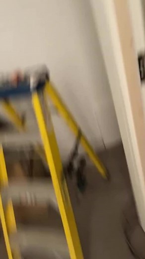 Construction Worker Gets Scared Easily on the Job