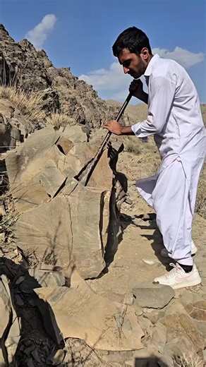 Mining of rarest stones in mountains ☺️ #stonemining #fyp #hardwork #viral #treanding | Beautiful Life