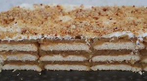 Puding kolac sa jabukama i keksom