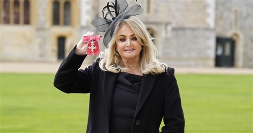 Bonnie Tyler in induced coma after emergency intestinal surgery