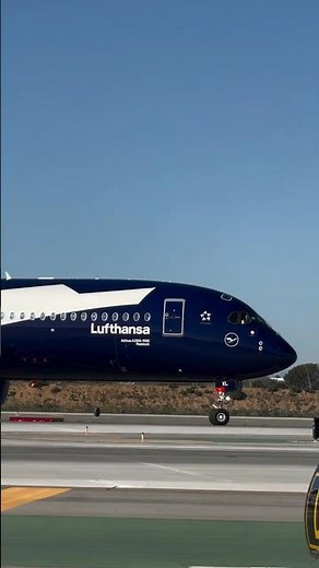 From Vintage to Blue & White – 100 Years of Lufthansa