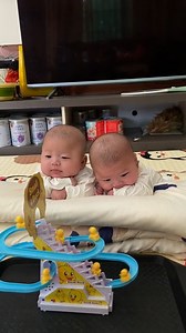 16K views · 385 reactions | Twins cute #Newborn #Baby #CuteBaby #Babies #CuteBabies #FunnyBaby #BabyLaught | Super Babies | Facebook