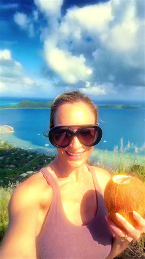 Hiking Matira Hills of Bora Bora! The most gorgeous panoramic views of the islands and Mt Otemanu! #borabora #fyp #mountotemanu #boraborahike #hikesoftiktok #matirahills #hikesofborabora #hikesoftheworld #discoverborabora #frenchpolynesia #CapCut