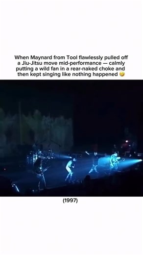 David Rutherford on Instagram: "Maynard from tool uses his jiu jitsu to put a fan to sleep. 😅 Via - @epicliveperformances . . . . . . . . . . . . . . . . . . . . #jiujitsu #bjj #mma #brazilianjiujitsu #jiujitsulifestyle #grappling #bjjlifestyle #martialarts #nosoltinho #ufc #wrestling #life #nsclothing #boxing #fitness #nogi #judo #oss #jiujitsulife #love #bjjlife #blackbelt #ibjjf #karate #training #artesuave #jiujitsuparatodos #fight #fight"