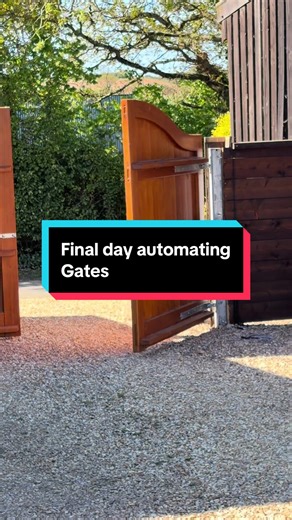 Final day installing electric gate automation #tradesman #gates #onthetools #installer