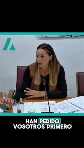 🔴 El Charco no pide privilegios, pide dignidad La @aavvunidosporelcharco lleva tiempo reclamando algo básico: un local donde poder desarrollar su actividad y dar servicio al barrio. Y la respuesta del grupo de gobierno vuelve a ser la misma: ❌ excusas ❌ retrasos ❌ falta de compromiso 📢 Lo que se vio en el pleno es claro: vecinos organizados, con necesidades reales, frente a un gobierno que no da soluciones. No estamos hablando de grandes inversiones ni de proyectos complejos. Estamos hablando 