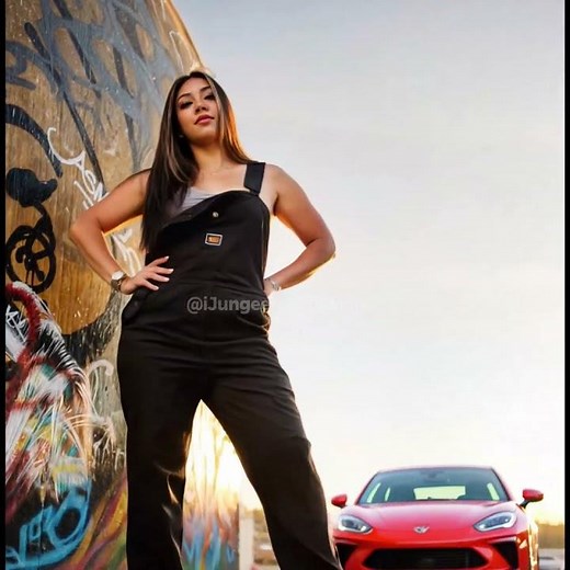 Chicana Cholas Dance into the Weekend! 💃🎉 | Look Out Weekend Vibes