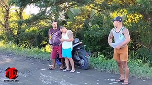 UMBRELLA PRANK ! #video #comedy #funny #prank | Boy Banat Brothers