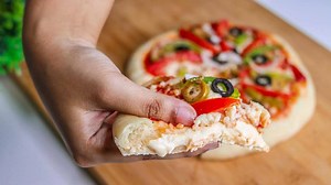 CHEESE BURST PIZZA FULL RECIPE : https://bit.ly/2qZJJPu YOUTUBE : http://bit.do/ewqhX | Yummy Recipes