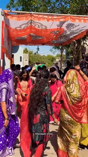 Mandav madhe as nachlya shivay maja yet nahi | Zing lak lak pavari an karavlincha mast dance