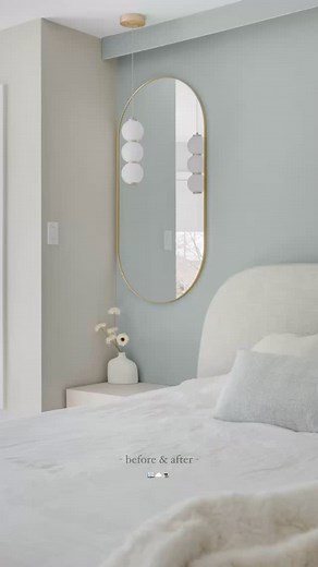Projet – Résidence Cheval Blanc Ambiance fraîche et calme Dans cette chambre à coucher sur mesure, chaque détail a été pensé pour conjuguer élégance discrète et fonctionnalité au quotidien. Les tables de chevet flottantes, réalisées sur mesure, intègrent une station de charge dissimulée afin de garder l’espace épuré et sans fil apparent. Le mur d’accent, habillé d’un papier peint texturé aux nuances turquoise, apporte une touche de fraîcheur et de caractère à l’ensemble. Sous la baie vitrée, une