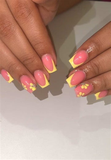 Short French Nails with One Accent