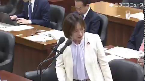 共産党田村委員長、進次郎に反論された為、被害者モードに入る田村「玉城デニー知事は『平和で豊かな沖縄の実現に向けた新たな建議書』を政府に提出した。危機を煽らず、まともな外交を中国とやるべきだと。そして、航空自衛隊の航空宇宙自衛隊への改変、宇宙にまで軍事利用するんですか！！！」小泉「あのー…😓厳しい安全保障の現実を無視して、防衛力強化の取り組みを軍拡と言って不安を煽るのは不適切です」「まるで日本だけが軍拡してるとお話をされることは全く事実無根です」「宇宙領域を”新たな戦場”と表現をする国が既にある。宇宙での能力強化は日本を守ために必要です」田村「私の質問を歪めて言うのはやめて💢」＜議場からヤジが飛ぶ田村「静かにして💢米国が全て悪いんです！」この期に及んで玉城デニーを引用するの、マジで世間が見えてないんだな…いいから共産党は辺野古の事故を説明しろよ