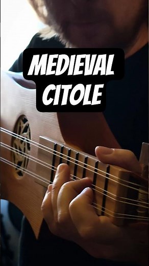 Medieval citole #medievalinstrument #cantiga159